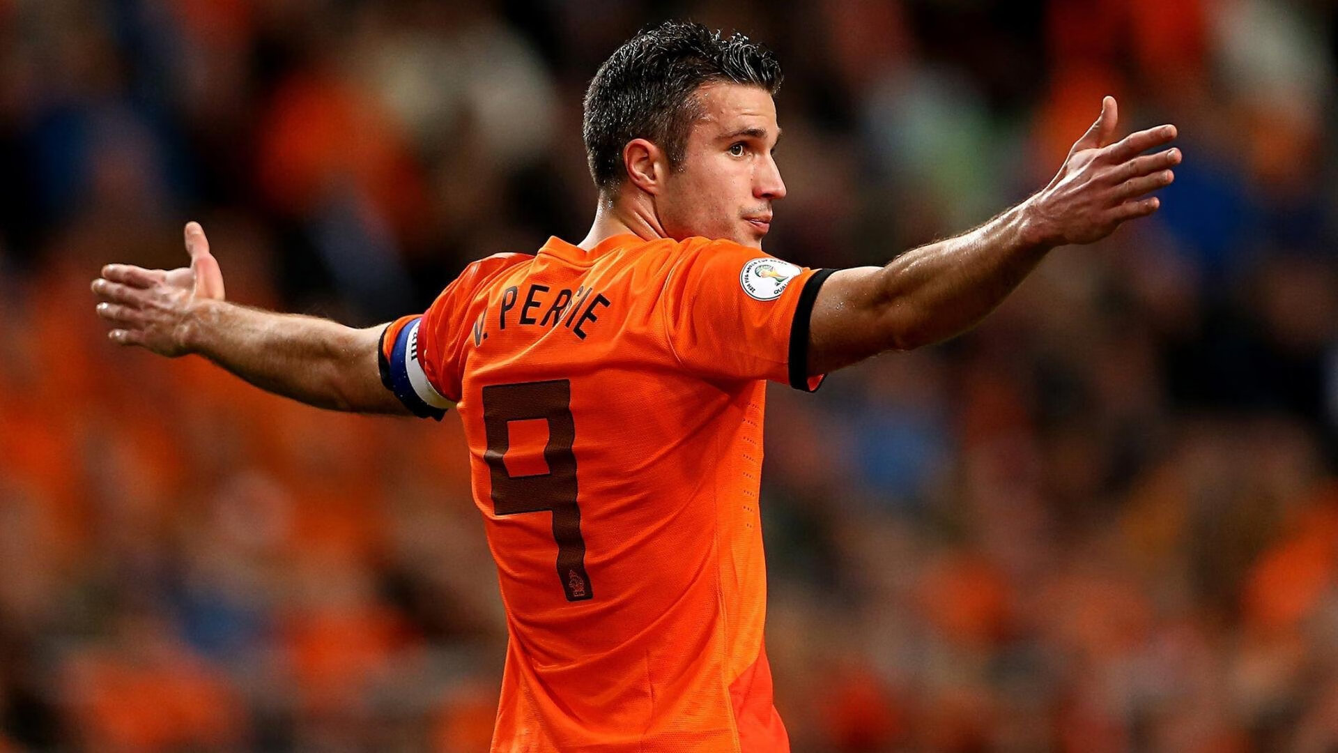 五大联赛是否推行以中场站位弹性应对不同对手策略,五大联赛场地大小